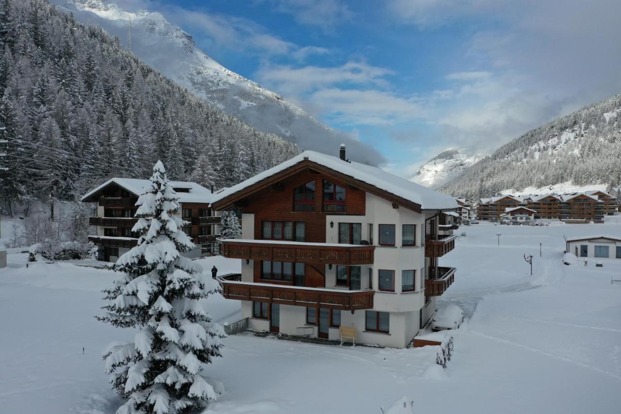 Ferienhaus Antigua Saas-Grund Bagian luar foto