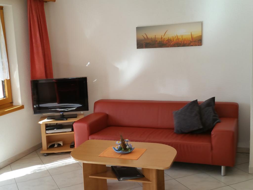 Ferienhaus Antigua Saas-Grund Ruang foto
