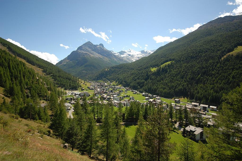 Ferienhaus Antigua Saas-Grund Bagian luar foto